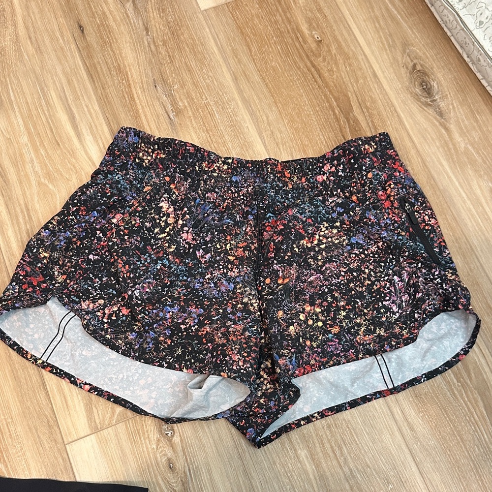 Lululemon tracker shorts